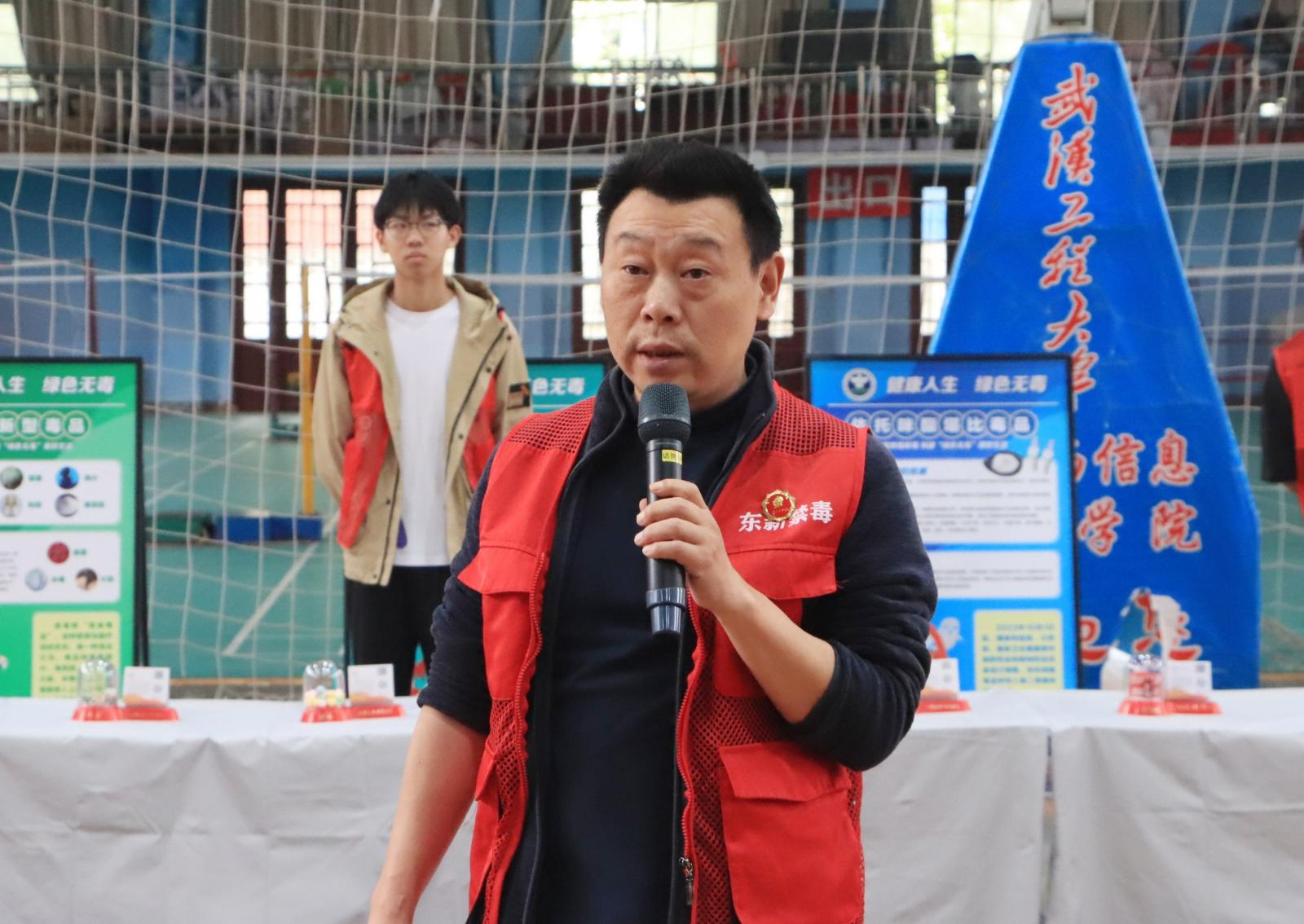 国家安全在心中 护航青春不”毒“行——法治安全教育进校园 国家安全在心中 护航青春不”毒“行——法治安全教育进校园