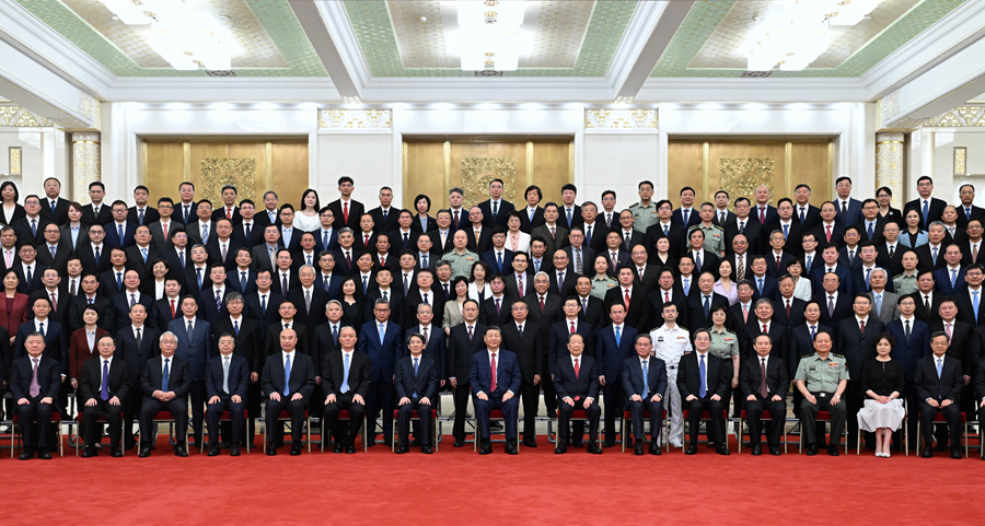 全国科技大会 国家科学技术奖励大会 两院院士大会在京召开 习近平为国家最高科学技术奖获得者等颁奖并发表重要讲话 全国科技大会 国家科学技术奖励大会 两院院士大会在京召开 习近平为国家最高科学技术奖获得者等颁奖并发表重要讲话