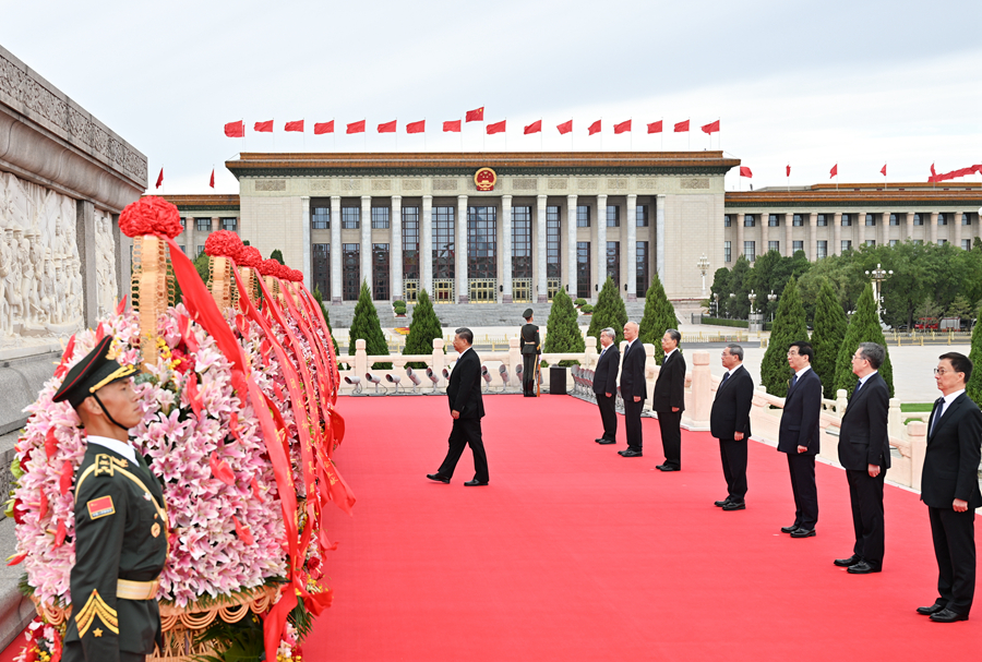 烈士纪念日向人民英雄敬献花篮仪式在京隆重举行 习近平等党和国家领导人出席