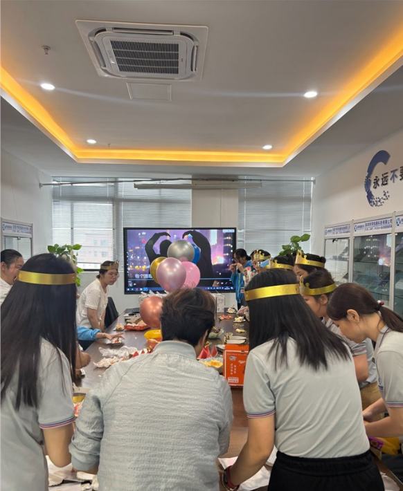 第二季度员工生日会