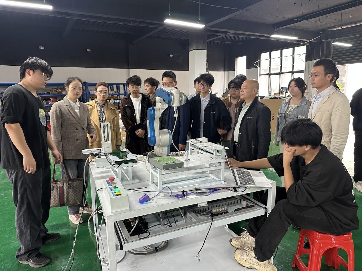机械与电气工程学院赴苗疆(武汉)机器人科技有限公司开展“访企拓岗促就业”专项行动 机械与电气工程学院赴苗疆(武汉)机器人科技有限公司开展“访企拓岗促就业”专项行动