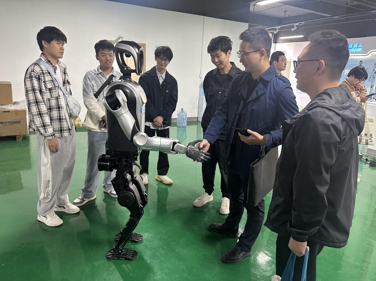机械与电气工程学院赴苗疆(武汉)机器人科技有限公司开展“访企拓岗促就业”专项行动 机械与电气工程学院赴苗疆(武汉)机器人科技有限公司开展“访企拓岗促就业”专项行动