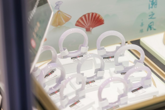 “珠宝+文旅”盛事即将拉开帷幕,2025顺德珠宝时尚文化节新闻发布会在顺德举行 “珠宝+文旅”盛事即将拉开帷幕,2025顺德珠宝时尚文化节新闻发布会在顺德举行