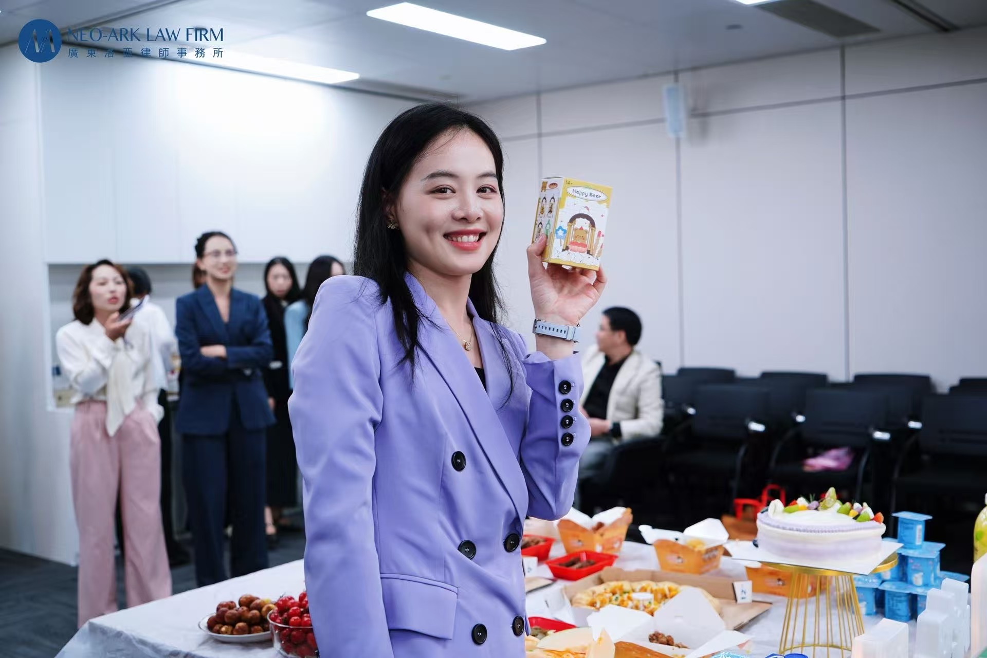 金秋同庆,温暖相伴|洛亚2025年9-10月员工生日会 金秋同庆,温暖相伴|洛亚2025年9-10月员工生日会