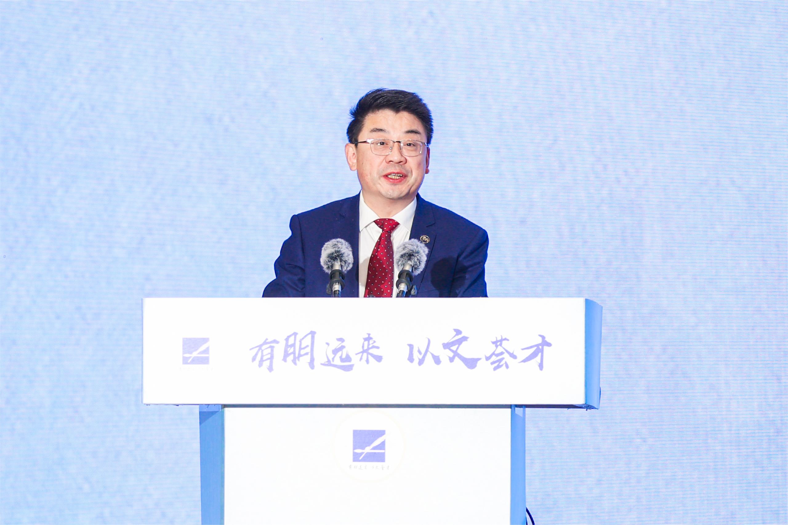 中国留学人才发展基金会理事长曹卫洲出席海外人才孔子文化研学活动暨首期研学营开营仪式