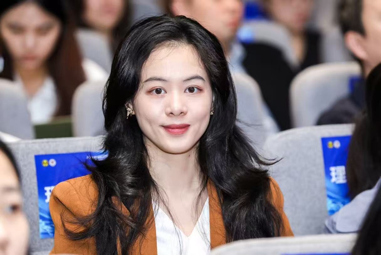 洛亚律师受邀出席广东省法学会医药食品法学研究会换届大会暨2025年学术年会 洛亚律师受邀出席广东省法学会医药食品法学研究会换届大会暨2025年学术年会