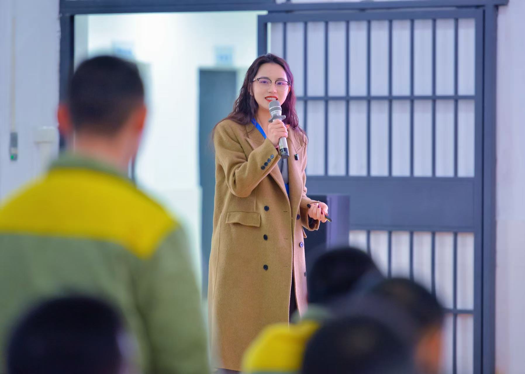 余宇婷、谢桂珍律师走进广东省未管所开展普法教育:以法律为尺,以关怀为光 余宇婷、谢桂珍律师走进广东省未管所开展普法教育:以法律为尺,以关怀为光