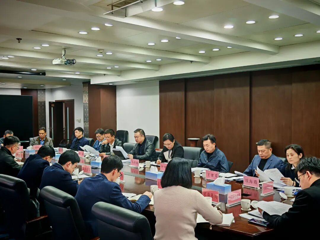 章程在市政府专题会议上强调：全员招商 全域招商 全力招商 为全市经济社会高质量发展提供强有力的支撑